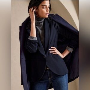 Banana Republic Classic Lapel Navy BlueBlazer w/ Clasp Closure